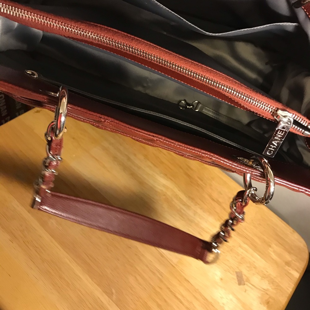 Chanel GST Caviar Grand Shopping tote maroon bag - Picture 10 of 16